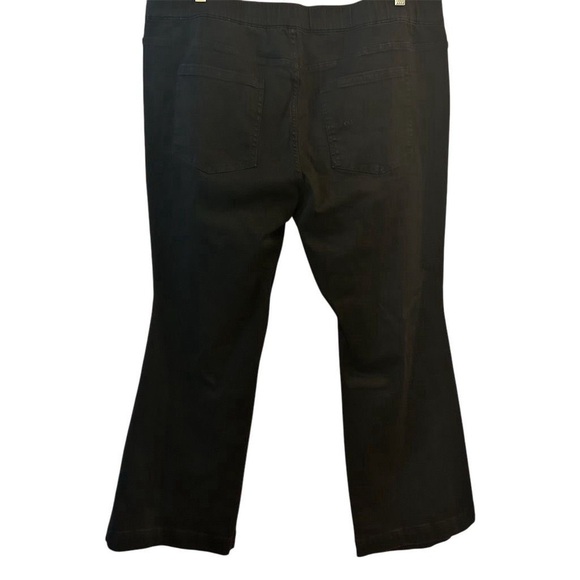 Isaac Mizrahi Women's Pullon Bootcut Jeans Black  22W Petite Mid-Rise Stretch - Picture 5 of 8